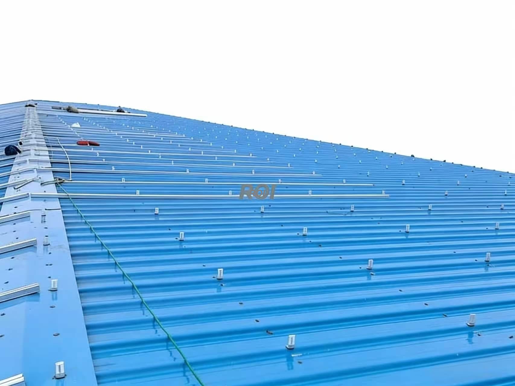 Крепления для солнечных панелей на угловую крышу для систем L-образных ножек